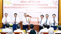 Party General Secretary pays pre-Tet visit to Tay Ninh province