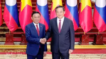 Permanent member of Party Central Committee’s Secretariat meets with Lao PM