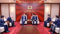Minister Luong Tam Quang meets with Rosen Partners CEO