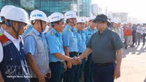 PM sets target to launch Long Thanh airport operations by late 2026