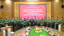 Deputy Minister Le Quoc Hung works with People’s Security Academy