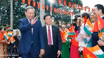 Party General Secretary, State President To Lam meets with Vietnamese community in India