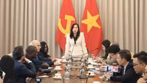 Deputy Foreign Minister meets int’l journalists covering 14th National Party Congress
