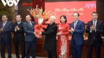 Party leader pays Tet visit to Hanoi Party Committee, administration
