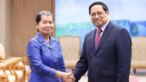 Gov’t leader receives visiting Cambodian Deputy PM