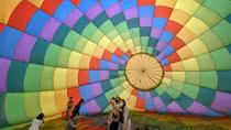 “Get on Hanoi 2022” hot-air balloon festival enthralls visitors