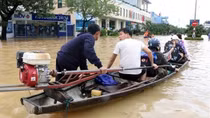 Da Nang suffers historical flooding, one death reported