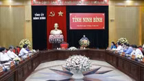 PM urges Ninh Binh to push ahead with economic restructuring