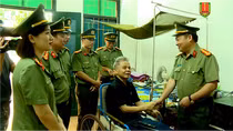 Police in Bac Ninh carry out meaningful activities toward wounded soldiers