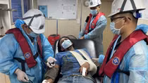 Injured Filipino sailors provided with medical aid at Nha Trang
