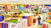 Businesses ensure sufficient goods supply for Tet