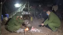 Local police in Son La brave difficulties while guarding at medical checkpoints on high mounts