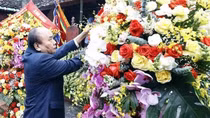 President offers incense in tribute to forebears in Nghe An