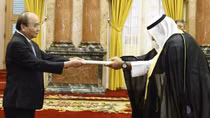 State leader receives Kuwaiti and Israeli ambassadors