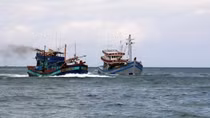 Quang Binh fishing boat in distress rescued