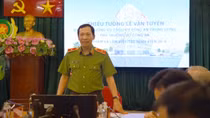 Deputy Minister Le Van Tuyen works with Hospital 30-4