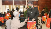 Minister To Lam visits Thuan Thanh War Invalid Nursing Center