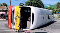 12 injured as bus flips over in central Vietnam