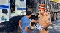 Traffic police take various measures to ensure traffic safety in Quang Binh