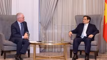 PM receives US business leaders, attends opening ceremony of FPT’s office
