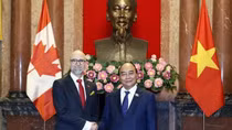 President receives new ambassadors from Ukraine, Canada