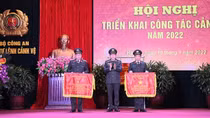 Senior Lieutenant General Luong Tam Quang attends year-end meeting of security guard force