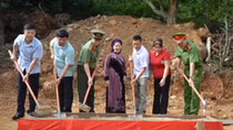 Quang Ninh police build gratitude house for family of fallen police officers