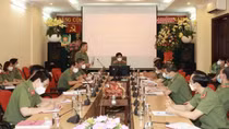 Deputy Minister Nguyen Van Son works with Hospital 30-4