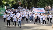 Over 5,000 people join charity walk for AO victims in HCM City