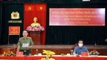 Deputy Minister Tran Quoc To works with An Giang police