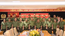 Minister To Lam works with leaders of Economic Security Department