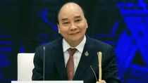 President Nguyen Xuan Phuc attends dialogue with APEC leaders