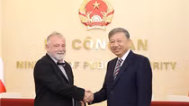 Minister To Lam receives incoming ambassador to Vietnam of Czech Republic