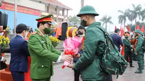 Deputy Minister Le Quoc Hung joins enlistment event in Quang Binh