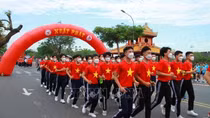Nearly 2,000 people join Olympic Day Run in Thua Thien Hue