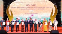 Hanoi honors ten outstanding citizens