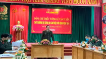 Deputy Minister Le Van Tuyen works with 19-8 Hospital