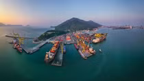 Four-month trade surplus hits US$2.53 billion