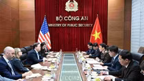 Minister Luong Tam Quang hosts U.S. Ambassador