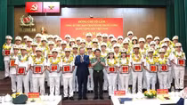 General Secretary meets role-models of the Public Security Forces