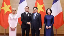 Vietnamese President hosts banquet for French counterpart