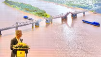 France partners with Hanoi to embellish and preserve values of Long Bien bridge