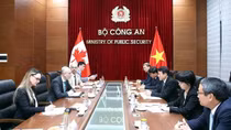 Minister Luong Tam Quang hosts Canadian Ambassador