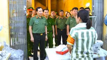 Deputy Minister Le Van Tuyen inspects amnesty work at Northern detention facilities