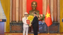 Deputy Minister of Public Security Le Quoc Hung promoted to Senior Lieutenant General