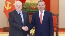Party chief receives FedEx Founder, Executive Chairman in Hanoi