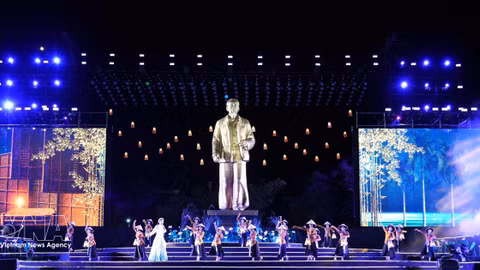 Sen Village Festival opens in Nghe An