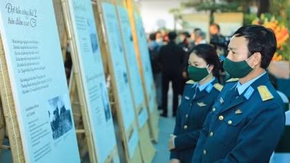 Poem exhibition highlights General Giap's career and life