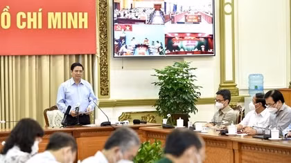 PM asks for continued support to HCM City during pandemic peak
