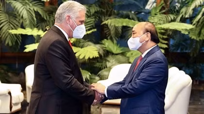 Cuba never feels alone thanks to solidarity with Vietnam: Top leader